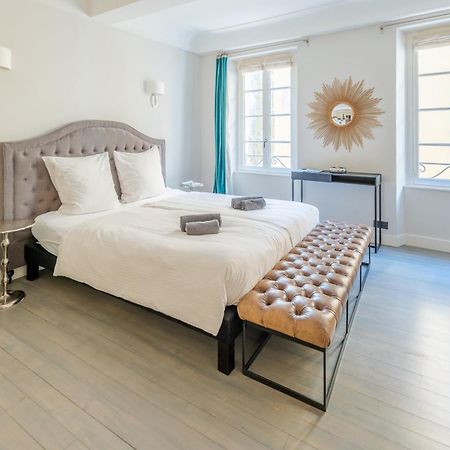 Beau Clocher Saint-Tropez Buitenkant foto