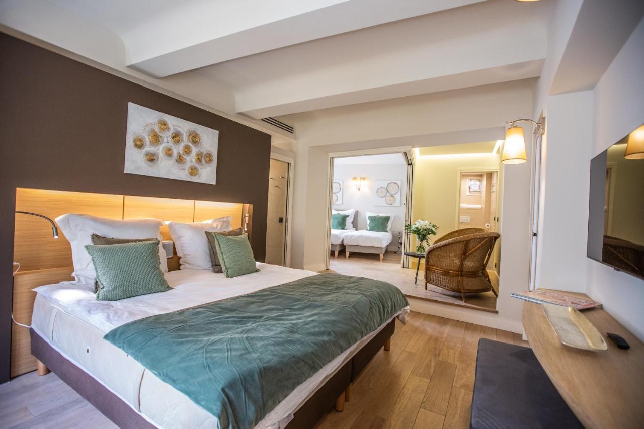 Beau Clocher Saint-Tropez Buitenkant foto